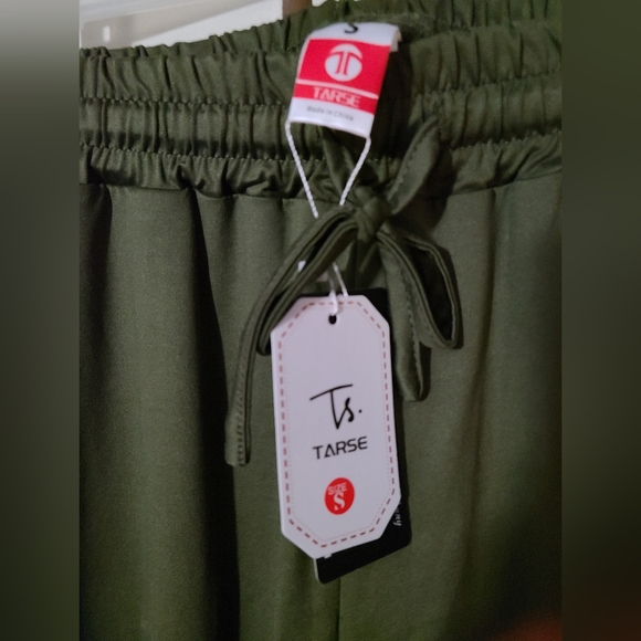 Women's Petite Yoga Pants Small - Picture 3 of 3